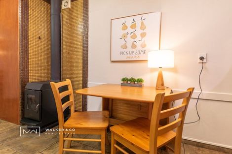 Photo of property in 28 Pinehaven Road, Pinehaven, Upper Hutt, 5019