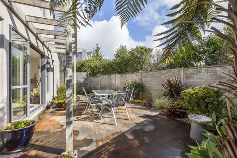 Photo of property in 8/64 Schnapper Rock Road, Schnapper Rock, Auckland, 0632