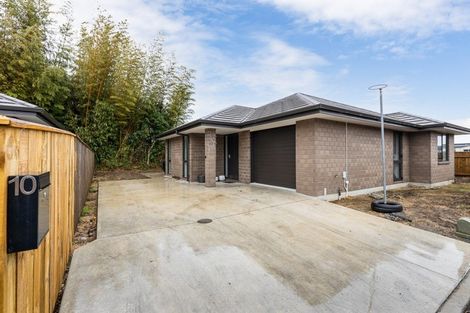 Photo of property in 10 Nukuroa Close, Waitara, 4320