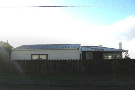 Photo of property in 2/80 Sylvan Crescent, Te Atatu South, Auckland, 0610