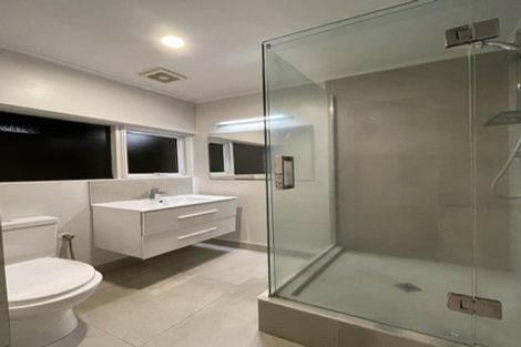 Photo of property in 9 Seaview Road, Castor Bay, Auckland, 0620