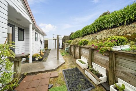 Photo of property in 84 Baylands Drive, Newlands, Wellington, 6037