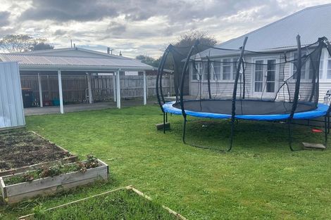 Photo of property in 59 Victoria Street, Carterton, 5713