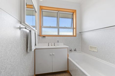 Photo of property in 20 Alberta Road, Glen Avon, New Plymouth, 4312