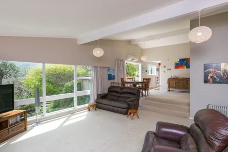 Photo of property in 2a West Road, Northland, Wellington, 6012