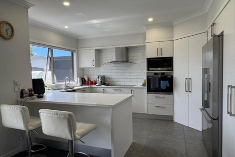 Photo of property in 10 Rakaia Way, Poraiti, Napier, 4112