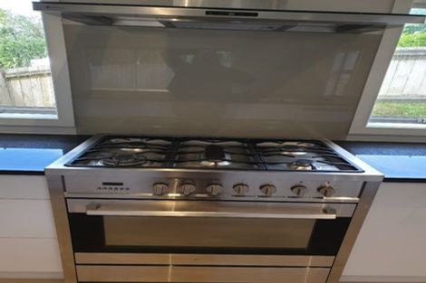 Photo of property in 34a Divich Avenue, Te Atatu South, Auckland, 0610