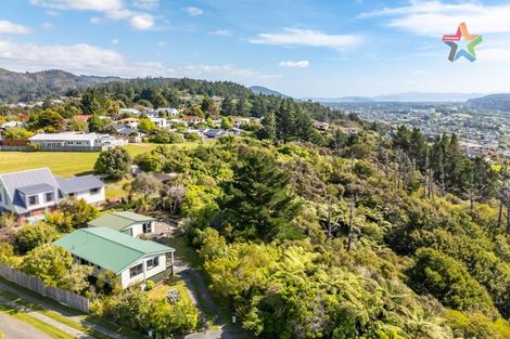 Photo of property in 22 Whitechapel Grove, Stokes Valley, Lower Hutt, 5019