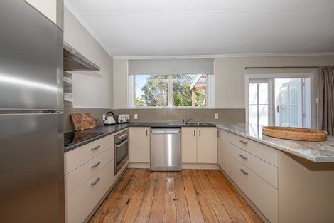 Photo of property in 25 Queen Street, Westport, 7825