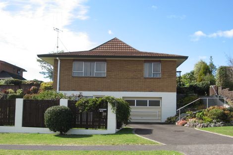 Photo of property in 17 Rangataua Street, Welcome Bay, Tauranga, 3112