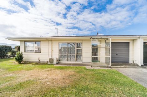Photo of property in 1 John F Kennedy Drive, Milson, Palmerston North, 4414