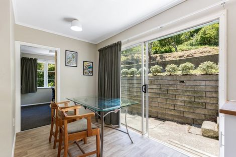 Photo of property in 15 Mana View Road, Paremata, Porirua, 5026