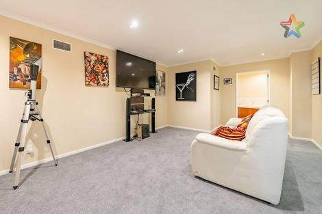 Photo of property in 44 Arahiwi Grove, Tirohanga, Lower Hutt, 5010