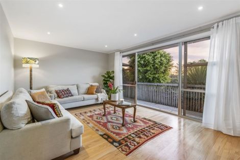 Photo of property in 1/60 Selwyn Crescent, Forrest Hill, Auckland, 0620