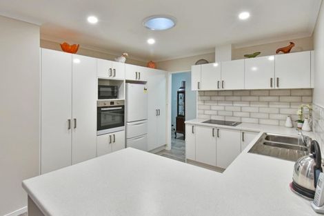 Photo of property in 20 Manara Place, The Gardens, Auckland, 2105