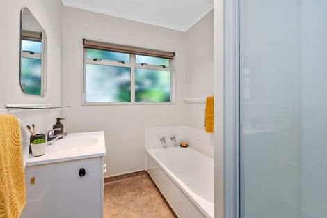 Photo of property in 16 Thelma Place, Lynmore, Rotorua, 3010