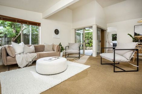 Photo of property in 2/34 Waipuia Place, Greenhithe, Auckland, 0632