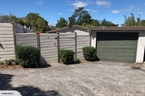 Photo of property in 2/95 Hobsonville Road, West Harbour, Auckland, 0618