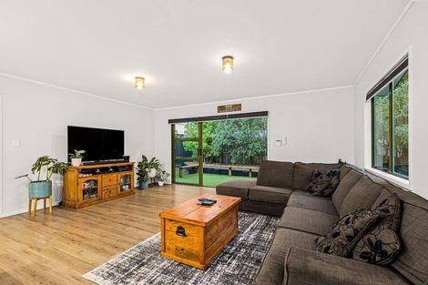 Photo of property in 25a Crompton Road, Massey, Auckland, 0614