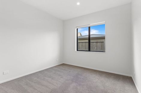 Photo of property in 28 Port Way, Rosehill, Papakura, 2113