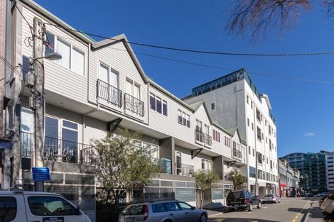 Photo of property in De Vere Apartments, 2/23 Tennyson Street, Te Aro, Wellington, 6011