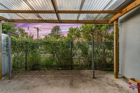 Photo of property in 11e Sturges Road, Henderson, Auckland, 0612