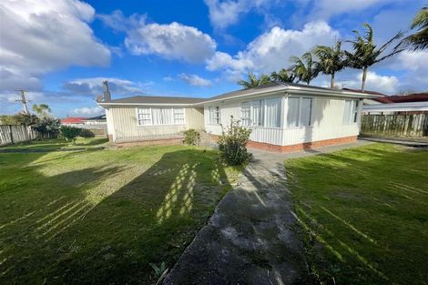 Photo of property in 165 Te Atatu Road, Te Atatu South, Auckland, 0610