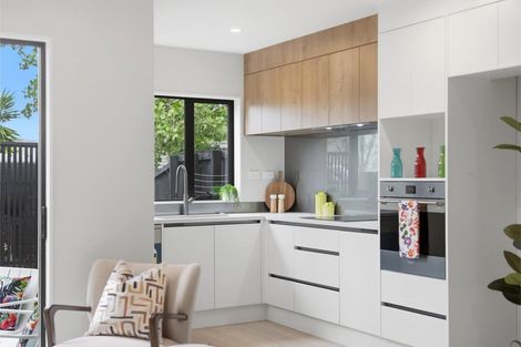 Photo of property in 2/7 Tapu Road, Huapai, Kumeu, 0810