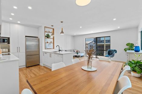 Photo of property in 69a Kervil Avenue, Te Atatu Peninsula, Auckland, 0610