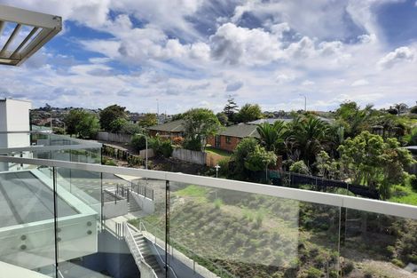 Photo of property in Apollo Apartments, 201/46 Rosedale Road, Rosedale, Auckland, 0632