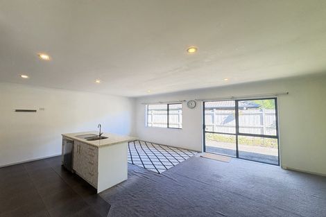 Photo of property in 53 Makora Road, Massey, Auckland, 0614