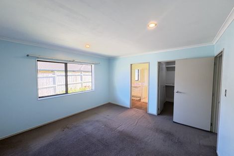 Photo of property in 53 Makora Road, Massey, Auckland, 0614