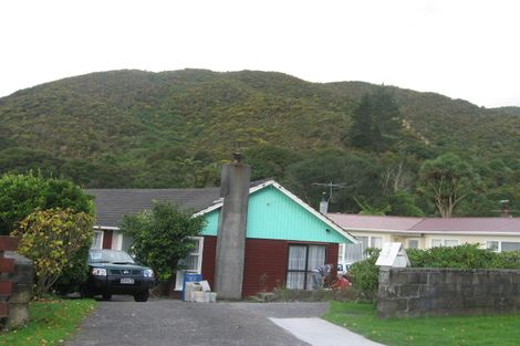Photo of property in 9 Sunny Grove, Wainuiomata, Lower Hutt, 5014
