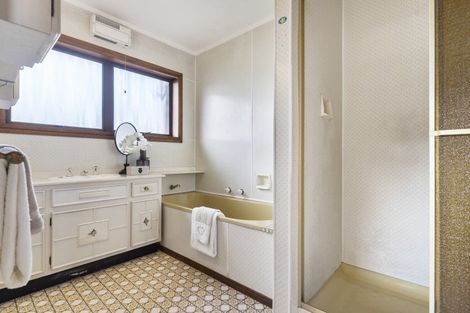 Photo of property in 114 Bramley Drive, Farm Cove, Auckland, 2012