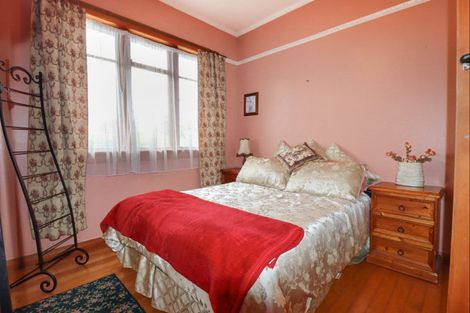 Photo of property in 3 Victoria Avenue, Dannevirke, 4930