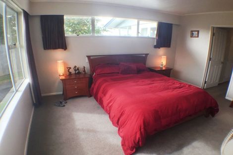 Photo of property in 5 Jones Place, Highbury, Palmerston North, 4412