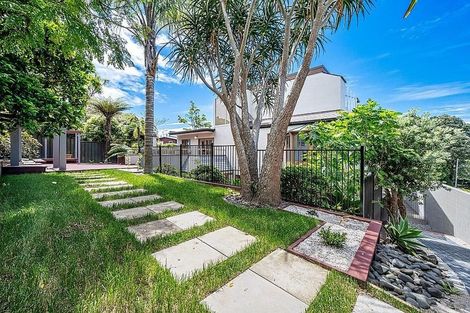 Photo of property in 47 Rock Isle Road, Torbay, Auckland, 0630