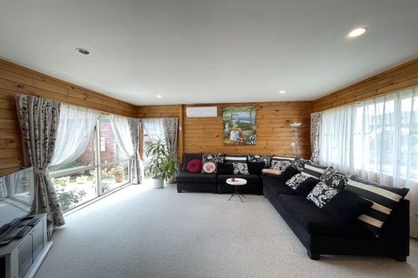 Photo of property in 1/15 Emma Court, Northpark, Auckland, 2013