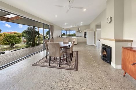 Photo of property in 10 Pohutukawa Avenue, Kaiaua, Pokeno, 2473