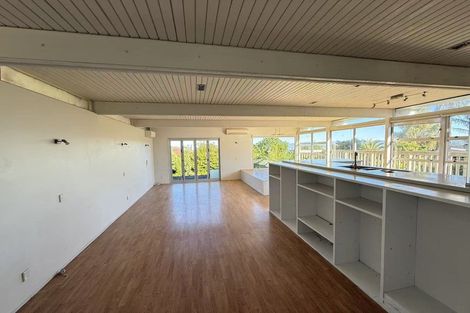 Photo of property in 28 Mayall Avenue, Beach Haven, Auckland, 0626