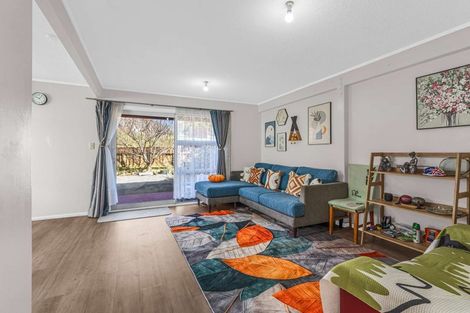 Photo of property in 19 Hollydale Grove, Churton Park, Wellington, 6037