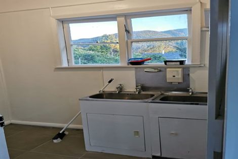 Photo of property in 5 Godley Street, Waterloo, Lower Hutt, 5011