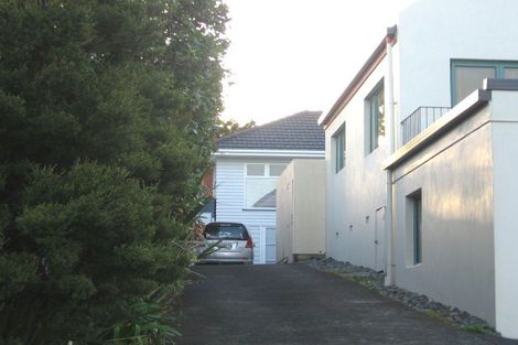 Photo of property in 2/227 Glenfield Road, Hillcrest, Auckland, 0627