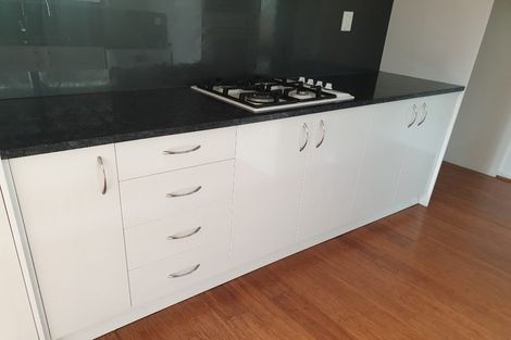 Photo of property in 2/171 Bruce Mclaren Road, Henderson, Auckland, 0612