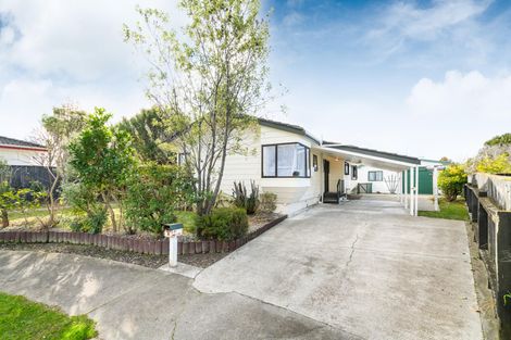 Photo of property in 2 Bevan Place, Cloverlea, Palmerston North, 4412