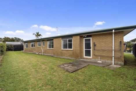 Photo of property in 15 Hocken Place, Mangere Bridge, Auckland, 2022