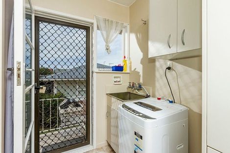 Photo of property in 73 Lynden Avenue, Hillcrest, Auckland, 0627