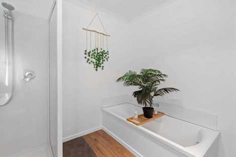 Photo of property in 28 Newton Place, Westbrook, Palmerston North, 4412