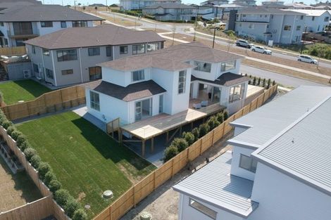 Photo of property in 28 Grut Greens, Silverdale, 0932