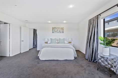 Photo of property in 1/11 Seaview Road, Castor Bay, Auckland, 0620
